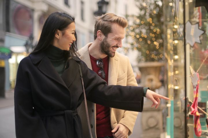 Ifølge en ny undersøgelse fra Nets svarer 55 procent af danskerne, at de har tænkt sig at købe tøj, sko eller accessories på dette års Black Friday d. 27. november.