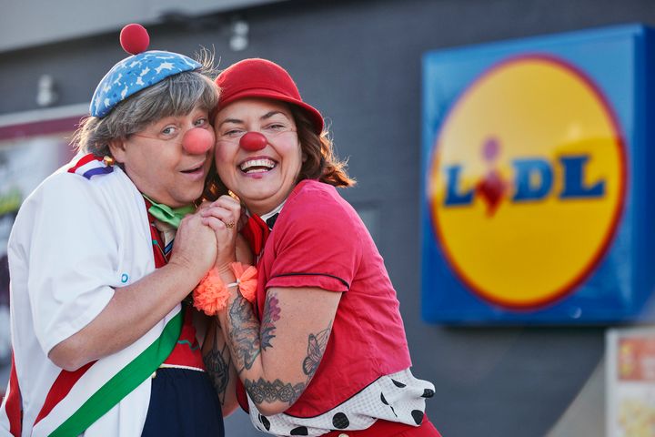 Lidl og Danske Hospitalsklovne har samarbejdet i snart 10 år og siden 2015 har Lidl været hovedsponsor for foreningen. Nu forlænger parterne samarbejdet yderligere tre år med målet om at nå ud til endnu flere syge børn.. Foto: Lidl PR foto.