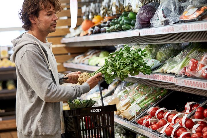 Økologiske fødevarer er det sikreste valg, hvis man vil spare sig selv for pesticider. Det viser ny pesticidrapport fra Fødevarestyrelsen. FOTO: Moment Studio, Økologisk Landsforening