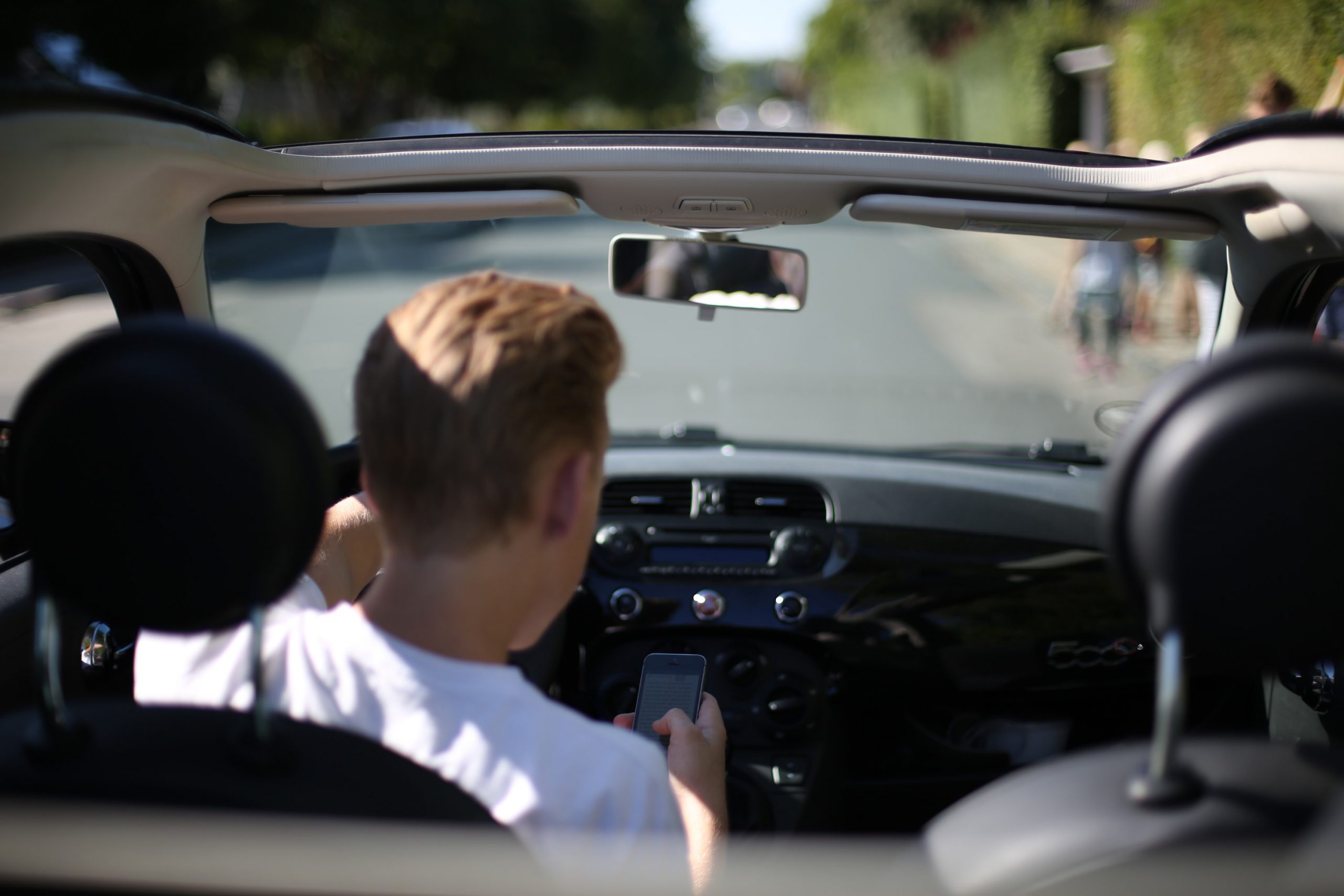 Billist bruger mobil