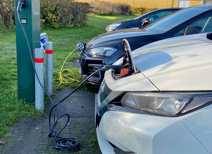 Nu er skader på på el- og hybridbilers ladekabler dækket af bilforsikringens friskade hos If. (foto: If)